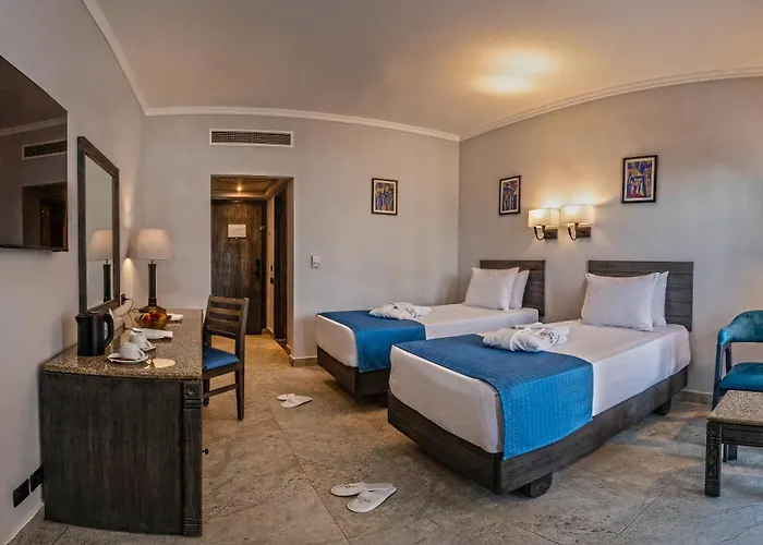 Invidia Coral Tiran Otel