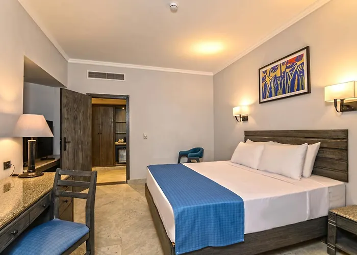 Invidia Coral Tiran Otel 4*