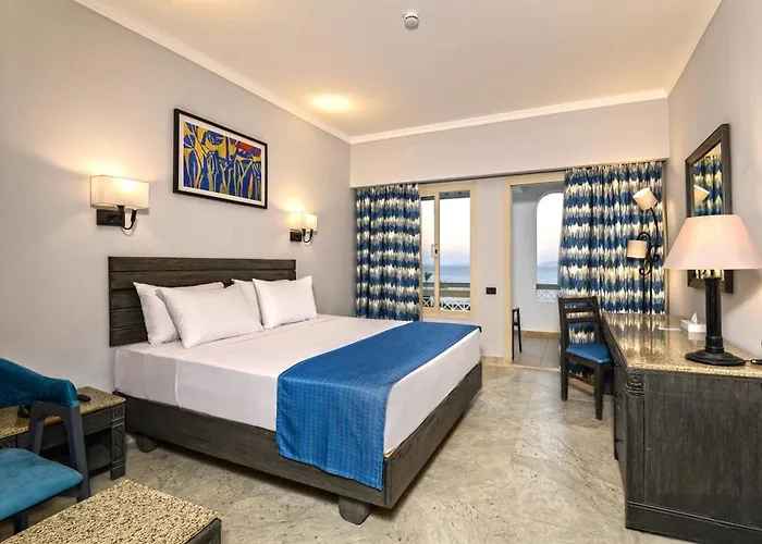 Invidia Coral Tiran Otel 4*