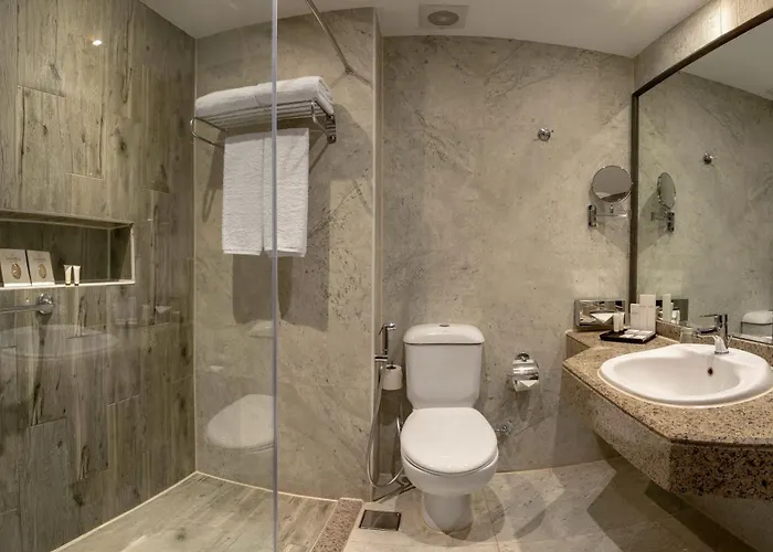 Otel Invidia Coral Tiran